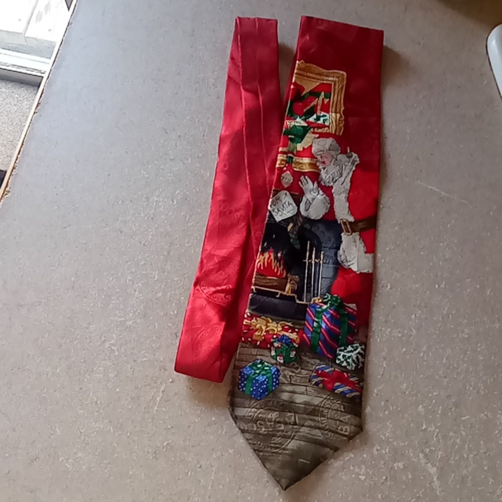 Tabasco Silk Santa Tie